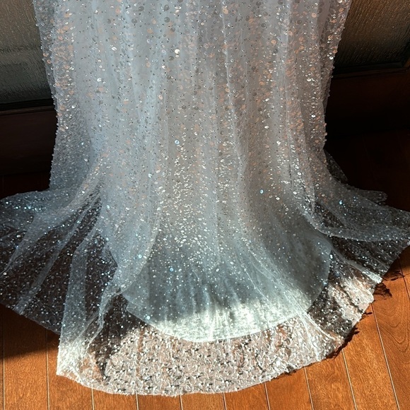 Mac Duggal EMBELLISHED PLUNGE NECK SLEEVELESS TRUMPET GOWN size 4 New $598 - Picture 17 of 17